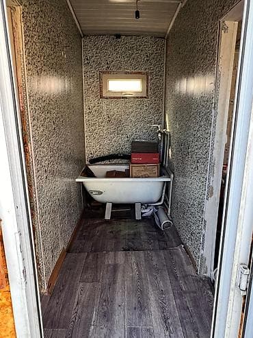 общежитие в аренду: Вагон сатылат,ичи жасалган.Кышкысын жылуу.Электричестволору — 5