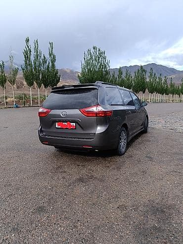 тойото сиена: Toyota Sienna: 2019 г., 3.5 л, Автомат, Бензин, Минивэн — 3