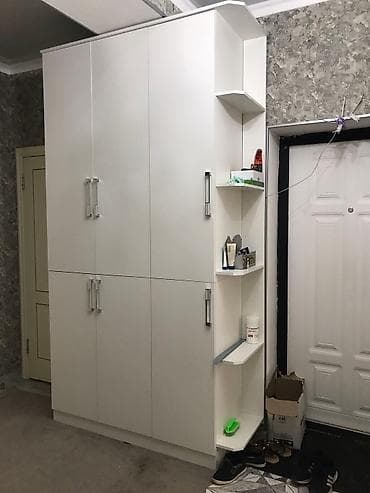 Продаю новую приходую Первая дверь полки Вторая и третья сверху полка