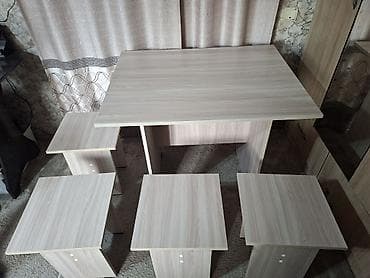 study table: Продаю новый кухонный стол с 4 табуретами. размер стола 90см на 70см — 8