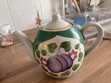 Фарфоровый заварочный чайник с ручной росписью - Материал: фарфор at lalafo.kg Фарфоровый заварочный чайник с ручной росписью - Материал: фарфор