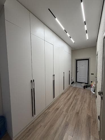 шкафы 4 шт: Продаю шкаф полностью состоит из 4х в белом цветевнутри штанги и — 4