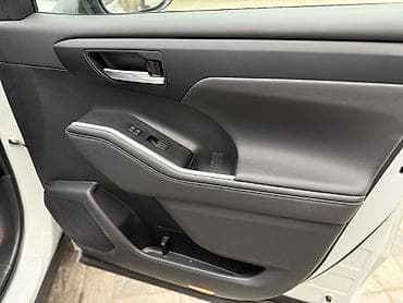 тойота хайландер 2024: Toyota Highlander: 2023 г., 2.4 л, Автомат, Бензин, Кроссовер — 9