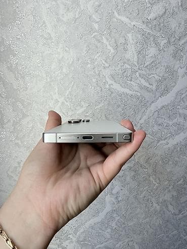 galaxy not 10: Samsung Galaxy S23 Ultra, Б/у, 256 ГБ, цвет - Белый — 3