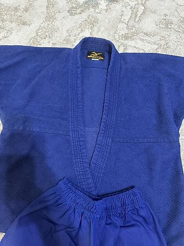 5 4: Кимоно( форма) для дзюдо 🥋 На возраст 6-7-8 лет Рост 130 Состояние — 2