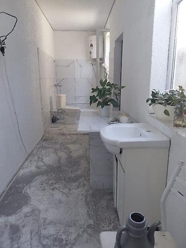 Недвижимость: 🏡 **Срочно продается дом в Бишкеке!** 📍 мкр. Аламедин-1 🛏 4 комнаты 📐 — 8