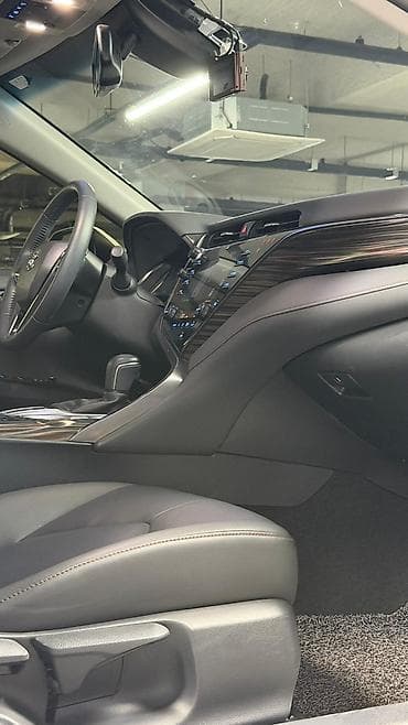 lexus e: Toyota Camry: 2019 г., 2.5 л, Автомат, Гибрид, Седан — 10