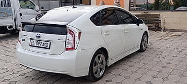 Унаа: Toyota Prius: 2013 г., 1.8 л, Автомат, Гибрид, Хетчбек — 4
