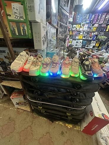 детские зимние кроссовки: Детские кроссовки с LED‑подсветкой подошвы-кроссовки ролики Дордой а — 1