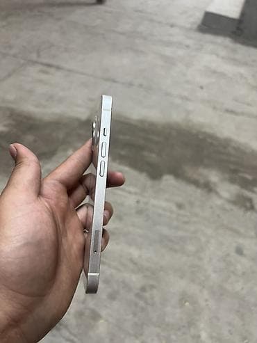 IPhone 13, Б/у, 256 ГБ, Серебристый, 80 %