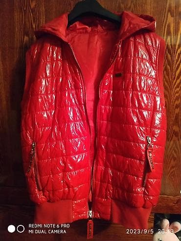 Жилет женский р 48,52 новый