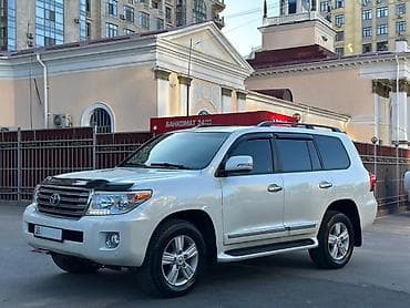 aida: Toyota Land Cruiser: 2013 г., 4.6 л, Автомат, Бензин, Внедорожник — 1