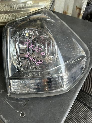 Левый поворотник Lexus