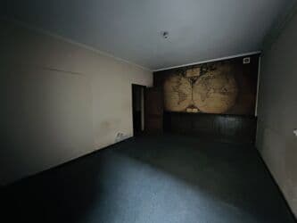 долгосрочная аренда дома: 700 м², 11 комнат, Забор, огорожен, Бассейн, Парковка — 3