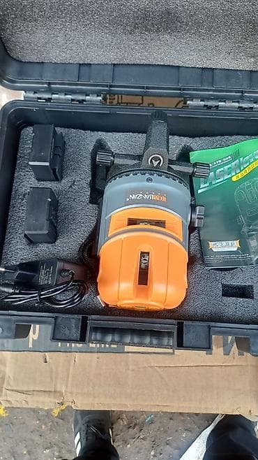 Инструменты: Лазерный нивелир (линейный уровень) в комплекте в защитном кейсе — 1