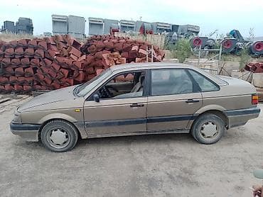 Транспорт: Volkswagen Passat: 1988 г., 1.8 л, Бензин, Седан — 9
