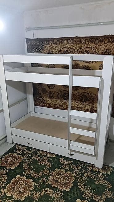шкаф бу: Двуспальная кровать, Б/у, С ящиком для хранения, длина - 1800 см — 1