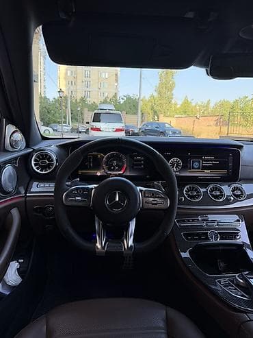 w124 e: Mercedes-Benz E-класс AMG: 2018 г., 4 л, Автомат, Бензин, Седан — 3