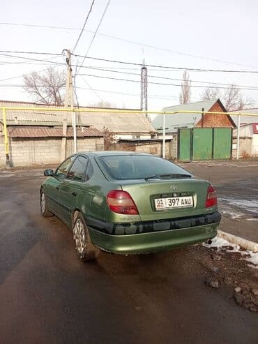 машина авт: Toyota Avensis: 2002 г., Автомат — 9