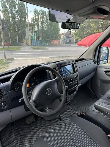 2008: Легкий грузовик, Mercedes-Benz — 5