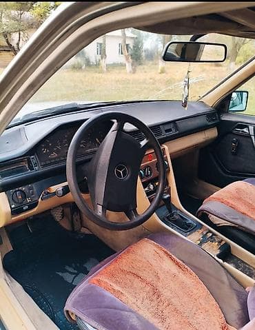 Продажа авто: Mercedes-Benz W124: 1988 г., 2 л, Механика, Седан — 4