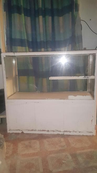 Даяр бизнес: Продаю Б/у виртины. 2шт. Размер 100×90см. Стекла не битые,основа — 1