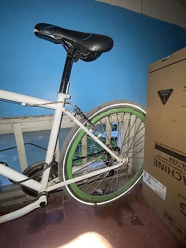 lexus rx400h: Городской велосипед с классической стальной рамой и прямой посадкой — 3