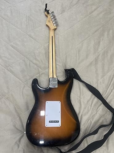 Музыкалык аспаптар: Электрогитара Squier Stratocaster HSS + аксессуары Продам Squier — 2