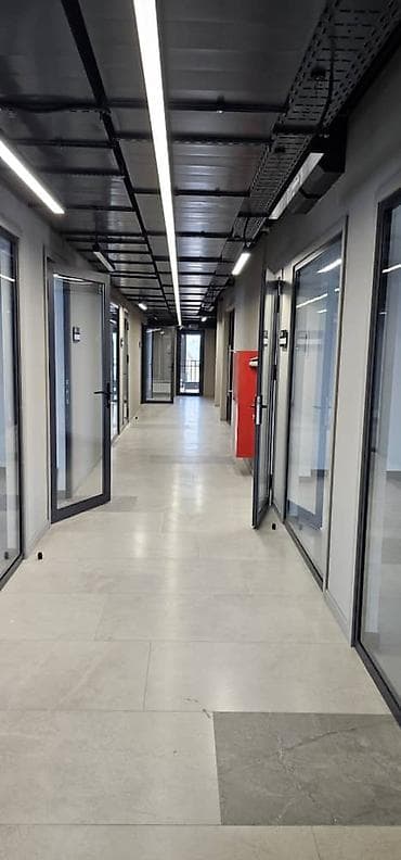 Кыймылсыз мүлк: Кеңселерди ижаралоо, 70 м², Бизнес борборунда, Тоолор көрүнүп турат, 1-катар — 7