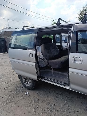 митсубици делика: Mitsubishi Space Gear: 2000 г., 3 л, Автомат, Газ, Минивэн — 5