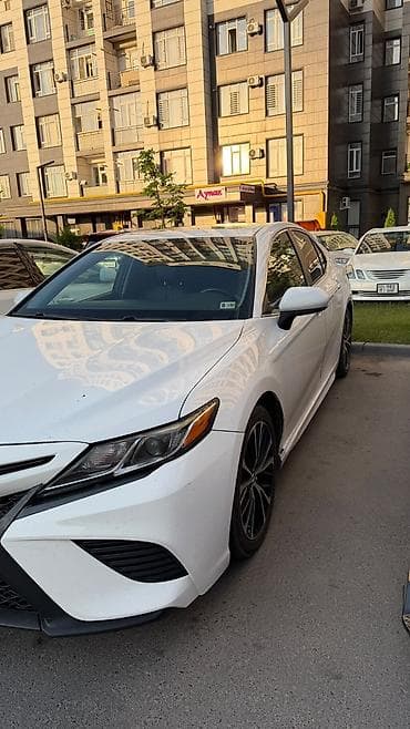 vitz platz: Toyota Camry: 2018 г., Автомат, Седан — 2