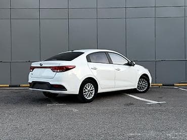 бампер 210: Kia Rio: 2019 г., 1.4 л, Автомат, Бензин, Седан — 2