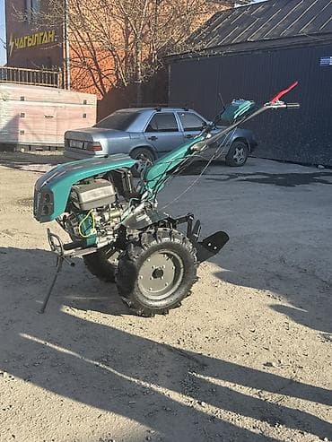 Продается Мотоблок (одноосный мини-трактор) с бензиновым двигателем