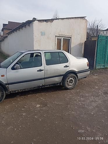 Volkswagen Vento: 1992 г., 1.8 л, Седан