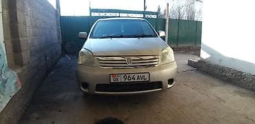 Toyota Raum: 2004 г., 1.5 л, Автомат, Газ, Универсал