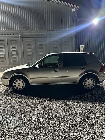 Продажа авто: Volkswagen Golf: 2001 г., 1.6 л, Механика, Бензин, Хэтчбэк — 1