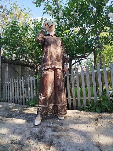 базовое платье: Женский комплект из двух предметов: рубашка свободного кроя и широкие — 2