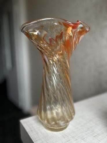 фет: Ваза оранжевая 300 сом .
Кувшин 400
Графин 500 сом
Байтик батыра 69 — 5