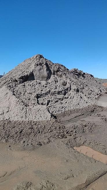 май: Мытый карьерный песок (фракция преимущественно 0–5 мм) 550-600 — 3