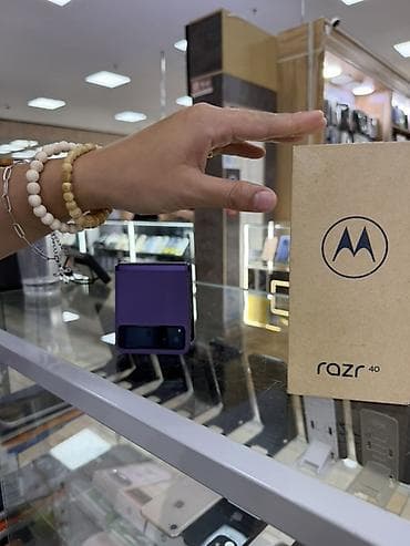 телео: Motorola Razr 40, Новый, 256 ГБ, цвет - Фиолетовый, 2 SIM — 3