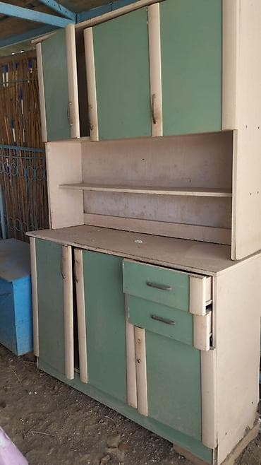 Продаются предметы для кухни и быта в ретро‑стиле: 1) Газовая плита с