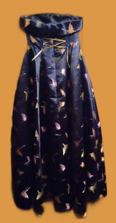 Спортивная одежда: Продаю шикарное вечернее платье. Платье длинное, без бретелек, на — 4