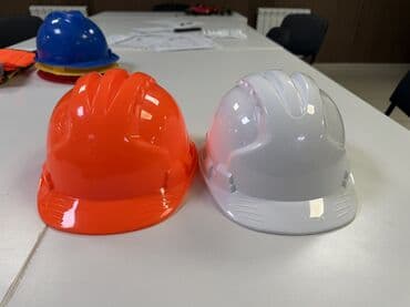 термо перчатки: Комплекты рабочей одежды для специалистов. Описание: - Костюм — 4