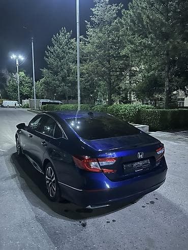Транспорт: Honda Accord: 2019 г., 2 л, Вариатор, Гибрид, Седан — 2