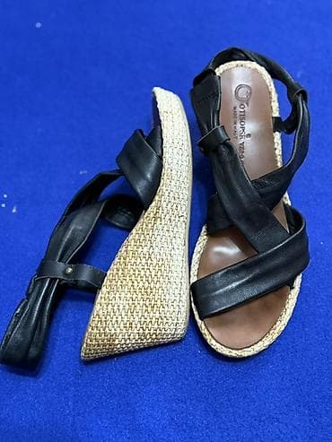 Айымдардын бут кийими: Босоножкалар, 38.5, Колдонулган, түсү - Кара, Өзү алып кетүү — 2