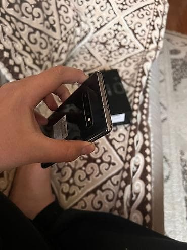 apple 5s iphone: Samsung Galaxy S10 Plus, цвет - Черный — 4