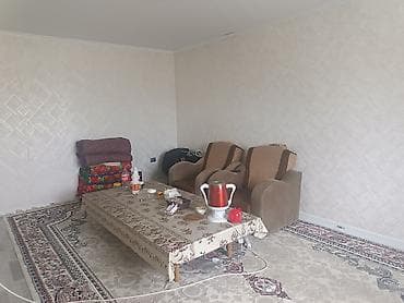 центральная улица: Продается жилой дом с прилегающим участком и высоким забором — 2