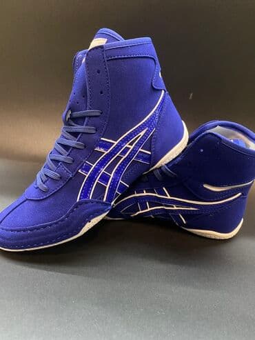 футбольные бутсы predator: Борцовки Asics белого цвета с зелеными и золотыми вставками. Высокий — 8