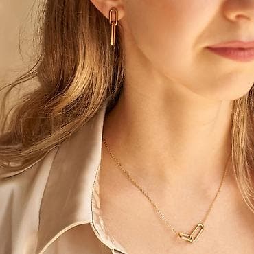 BURKER Tiffany В наличии есть такой изысканный комплект Сережки + at lalafo.kg BURKER Tiffany В наличии есть такой изысканный комплект Сережки +