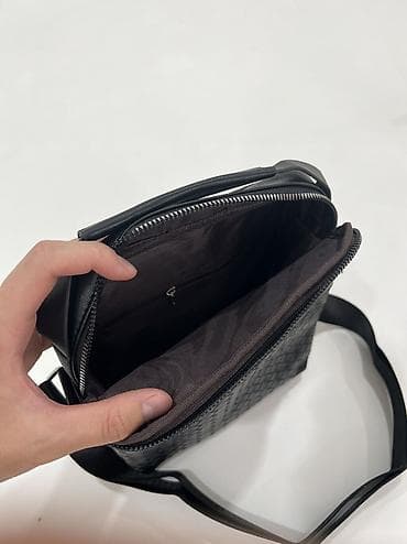 кошельки и портмоне: Продаю барсетку, мужская/унисекс, компактная - Материал — 3